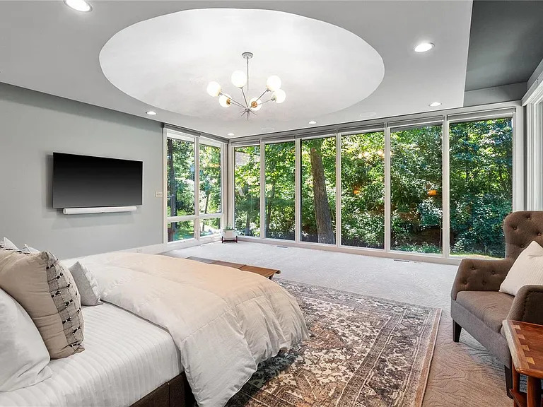 Buying a home in Ladue, St. Louis, MO: What you need to know in 2025